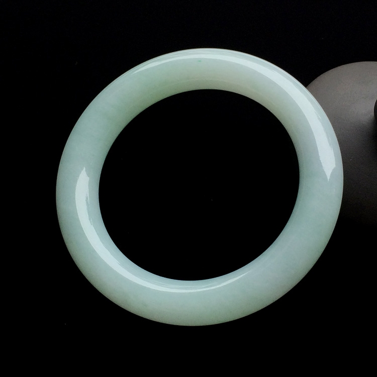 （超值推荐）糯冰种晴水圆条手镯（49.6mm）