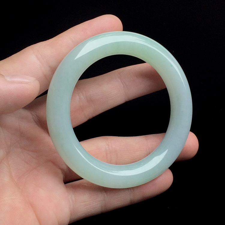 （超值推荐）糯冰种晴水圆条手镯（49.6mm）