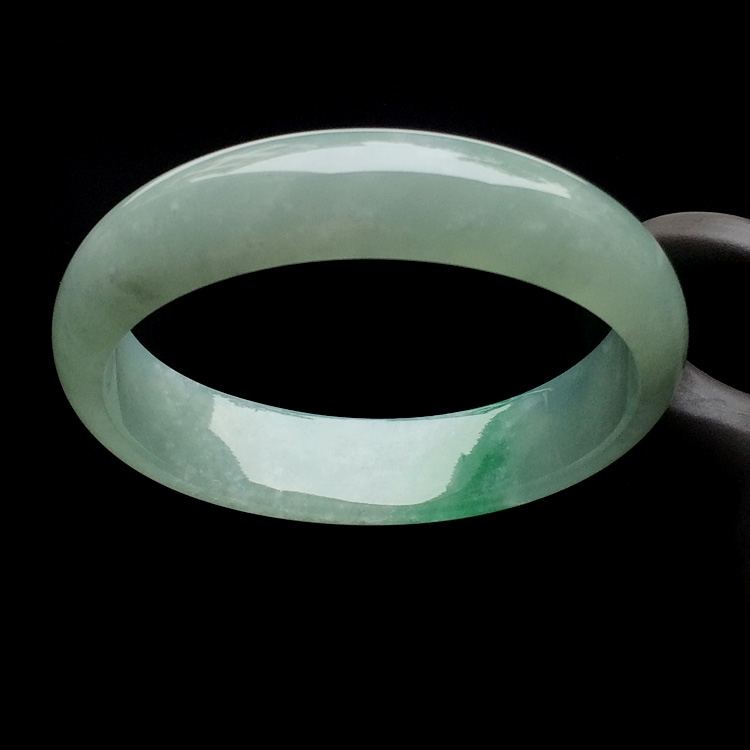 （超值推荐）糯冰种飘翠贵妃镯（54.7mm-48.2mm）