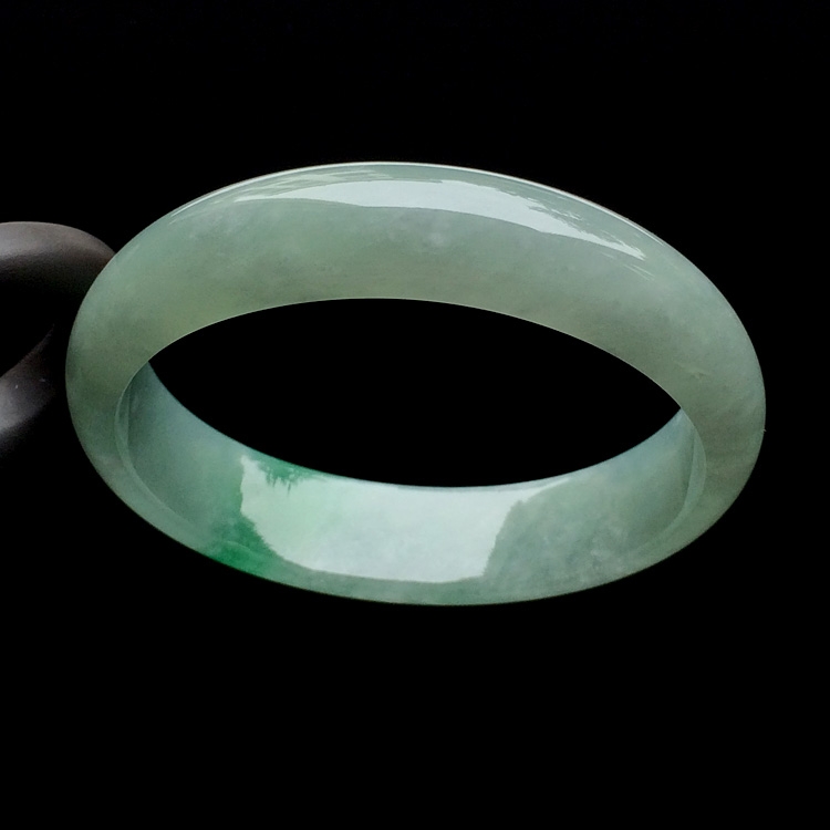 （超值推荐）糯冰种飘翠贵妃镯（54.7mm-48.2mm）