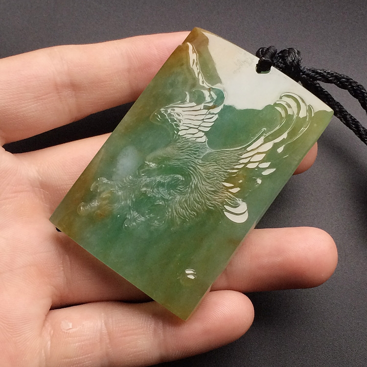 （超值推荐）（高松峰大师作品）糯冰种晴水黄翡大展宏图挂件