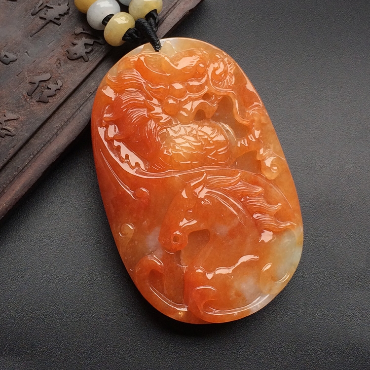 （超值推荐）糯冰种红黄翡龙马精神挂件