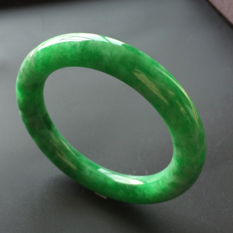 (超值推荐)糯冰种翠色圆条手镯(56.2mm)