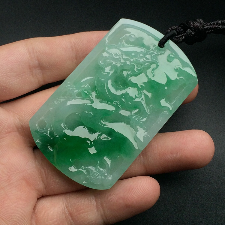 （超值推荐）糯冰种飘翠龙牌挂件