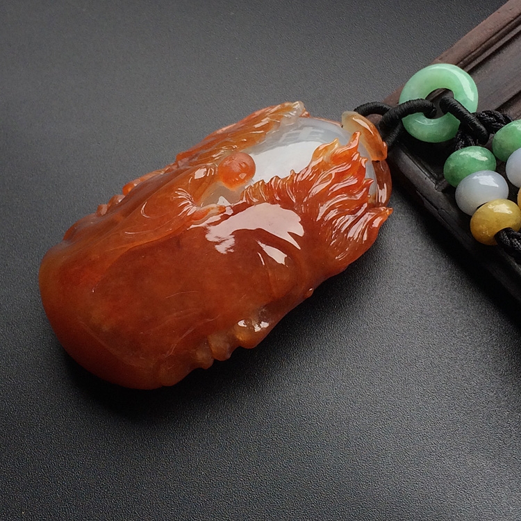 （超值推荐）（高松峰大师作品）糯冰种红黄翡一念之间挂件