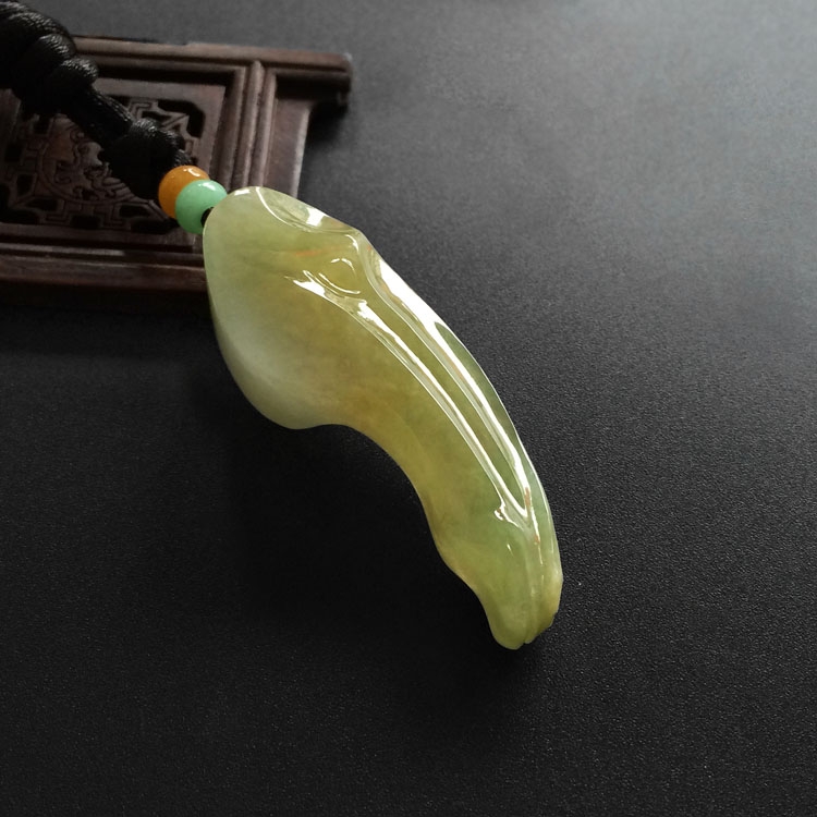 （超值推荐）糯冰种淡黄翡一马当先挂件
