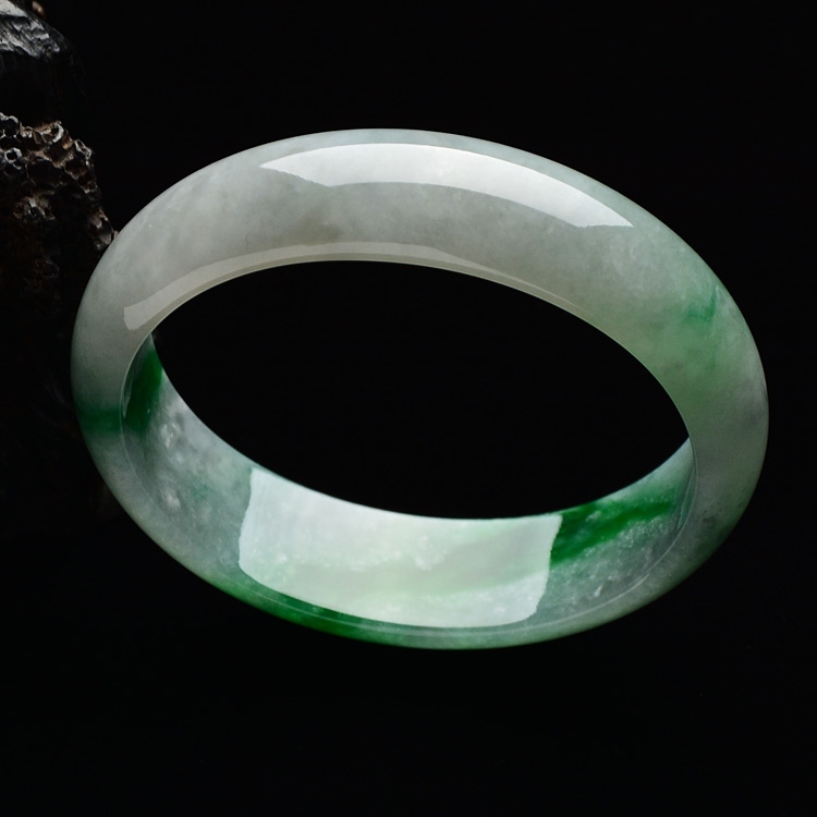 （超值推荐）糯冰种飘阳绿贵妃镯（55.8mm-48.6mm）