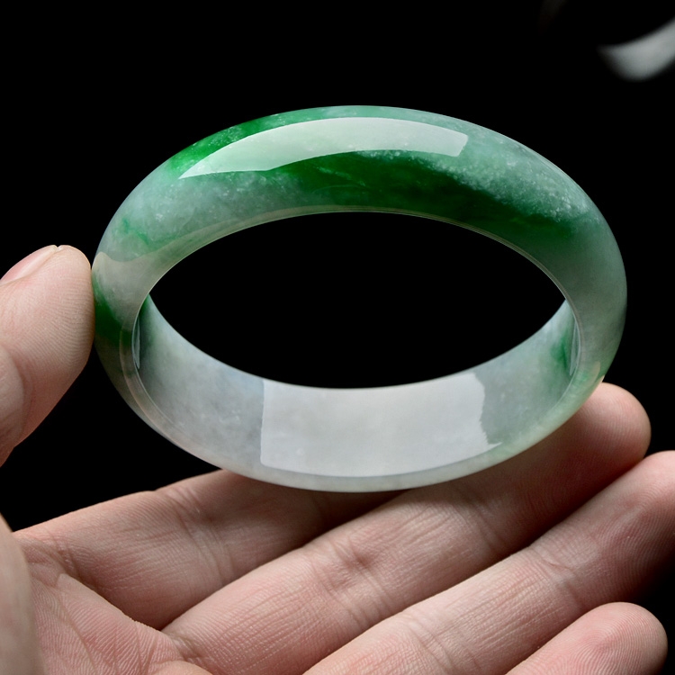 （超值推荐）糯冰种飘阳绿贵妃镯（55.8mm-48.6mm）