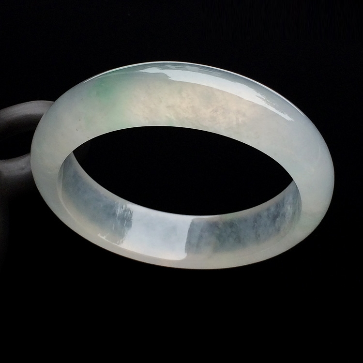 （超值推荐）冰玻种略飘翠手镯（60.6mm）