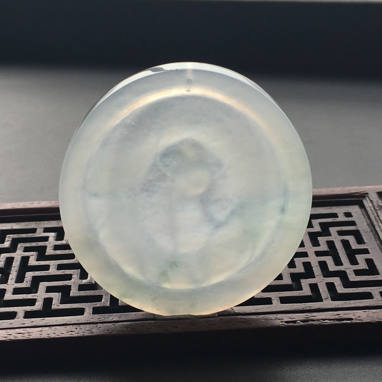 (超值推荐)冰玻种淡晴水莲悟挂件