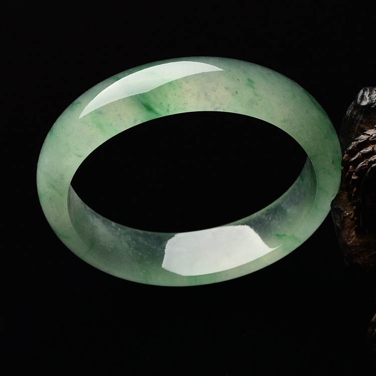 （超值推荐）冰种飘绿花贵妃镯（55mm-49.2mm）