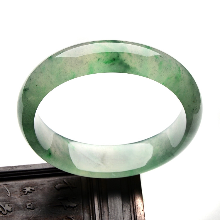 （超值推荐）冰种飘绿花贵妃镯（55mm-49.2mm）