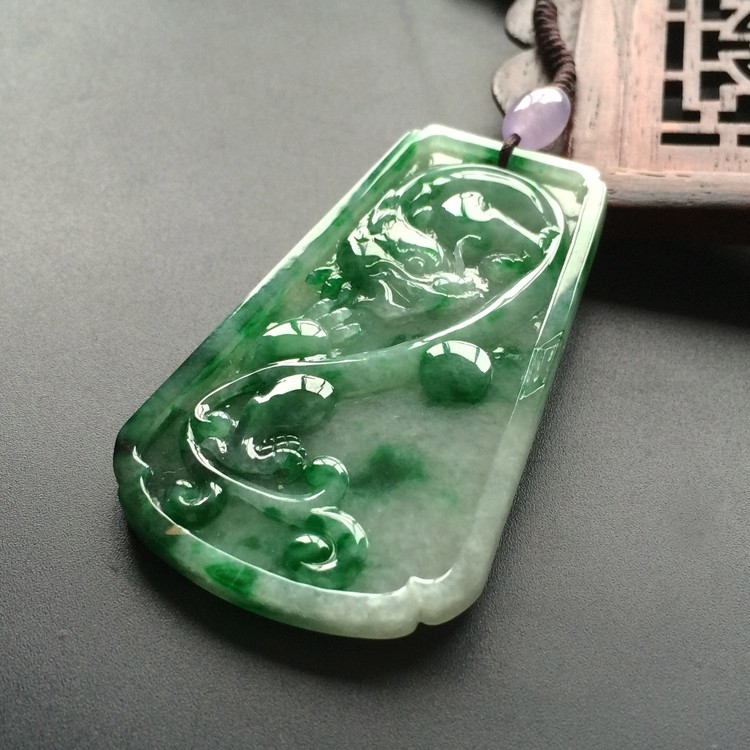 (超值推荐)糯冰种飘翠龙牌挂件