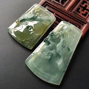 (超值推荐)冰种飘花略带褐黄翡喜上眉梢/年年有余挂件一对走