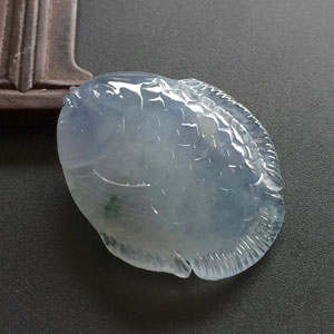 （超值推荐）冰种紫罗兰略飘花年年有余挂件/胸坠面