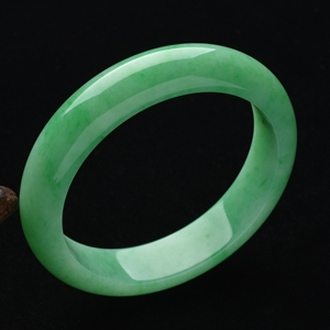 (超值推荐)糯冰种翠色手镯(59mm)