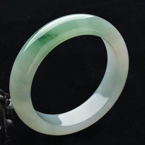 (超值推荐)糯冰种晴水略飘花手镯(58.6mm)