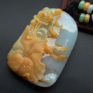 （超值推荐）糯冰种黄翡年年有余挂件