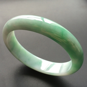 (超值推荐)糯冰种飘花贵妃镯(54.6mm-48.1mm)