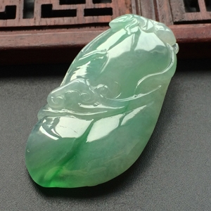 (超值推荐)冰种飘翠福瓜挂件