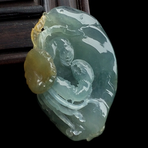 冰种晴水略带黄翡八方来财挂件