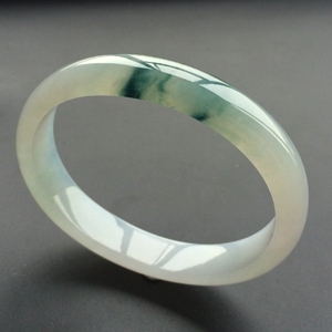(超值推荐)冰种飘花贵妃镯(53.9mm-46.3mm)