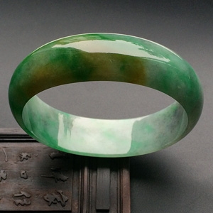 （超值推荐）糯冰种三彩贵妃镯（56.7mm-49mm）
