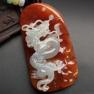 （超值推荐）糯冰种红黄翡龙牌挂件