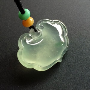 （超值推荐）冰种晴水略飘花如意挂件