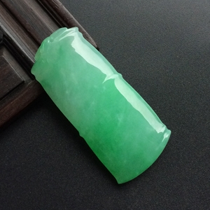 （超值推荐）糯冰种浅绿节节高挂件