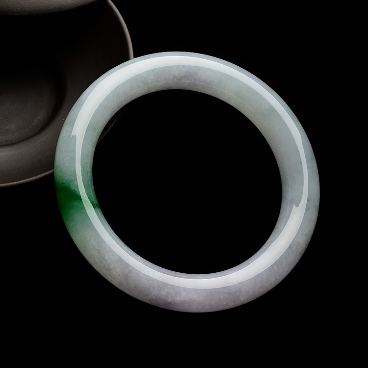 （超值推荐）糯冰种淡春带彩圆条手镯（57mm）
