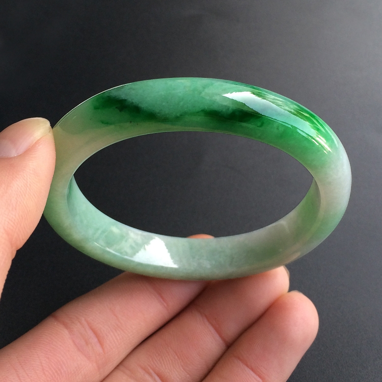 （超值推荐）糯冰种飘翠贵妃镯（53.8mm-47.2mm）