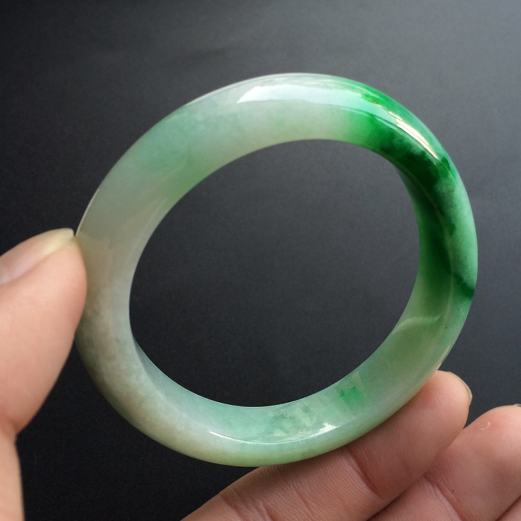 （超值推荐）糯冰种飘翠贵妃镯（53.8mm-47.2mm）