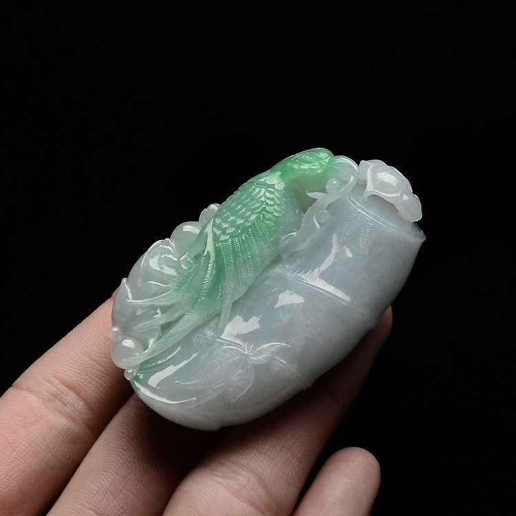 （超值推荐）糯冰种飘翠竹报平安挂件