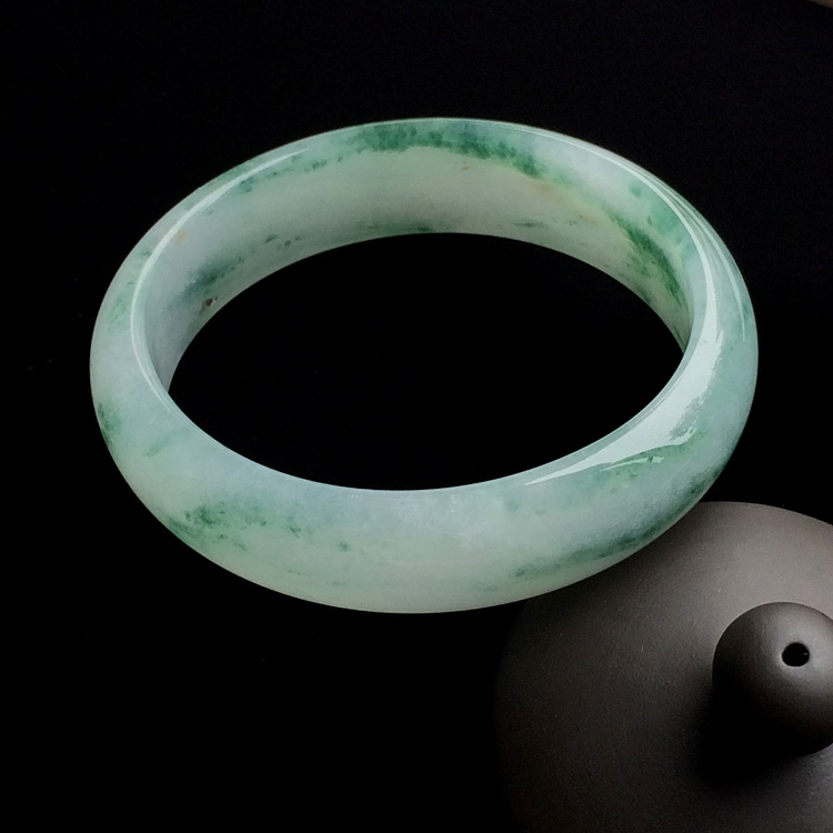 （超值推荐）糯冰种飘花贵妃镯（54.2mm-49.1mm）