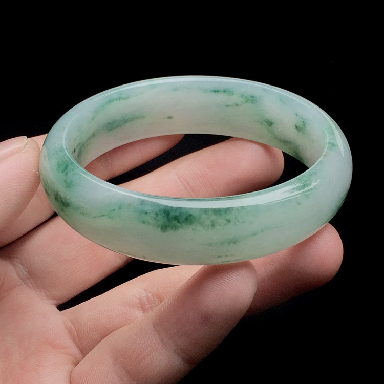 （超值推荐）糯冰种飘花贵妃镯（54.2mm-49.1mm）