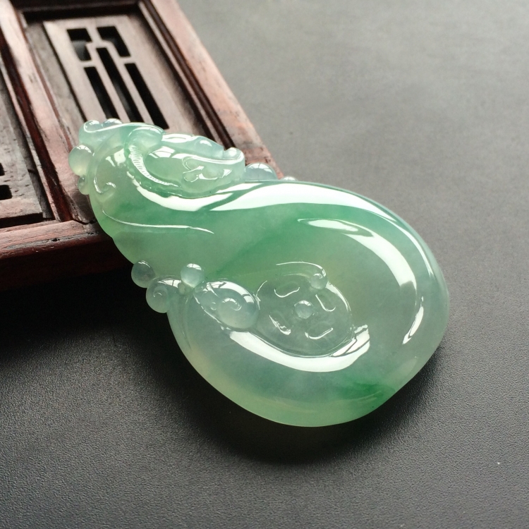 (超值推荐)冰种飘翠仿古龙挂件