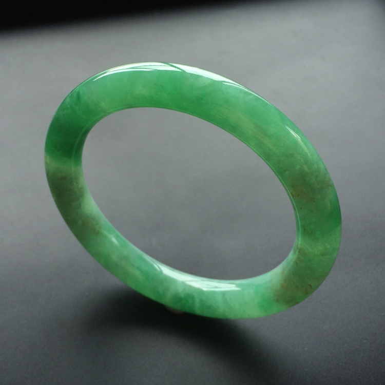 (超值推荐)糯冰种翠色圆条手镯(56.3mm)