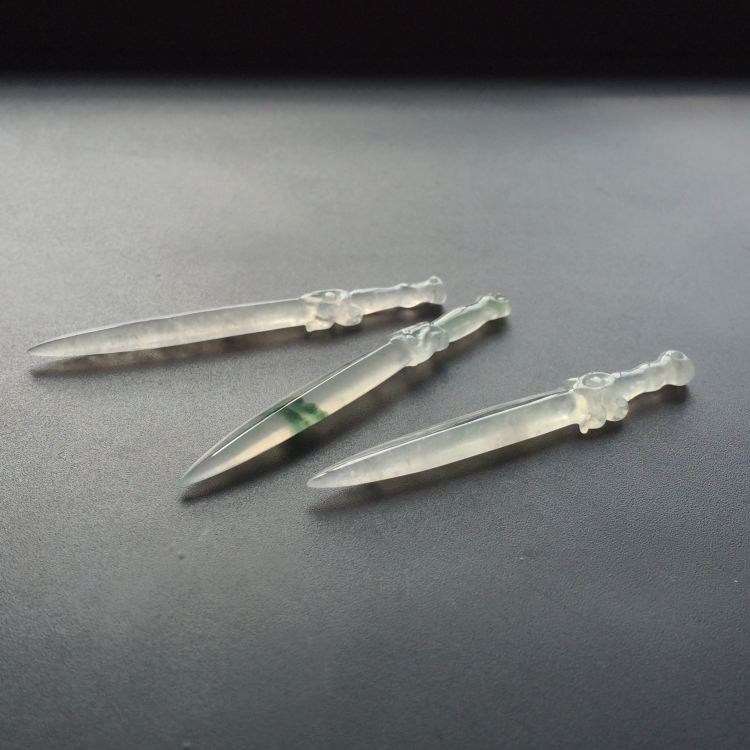 (超值推荐)冰种淡晴水/飘花辟邪剑挂件(一批走)