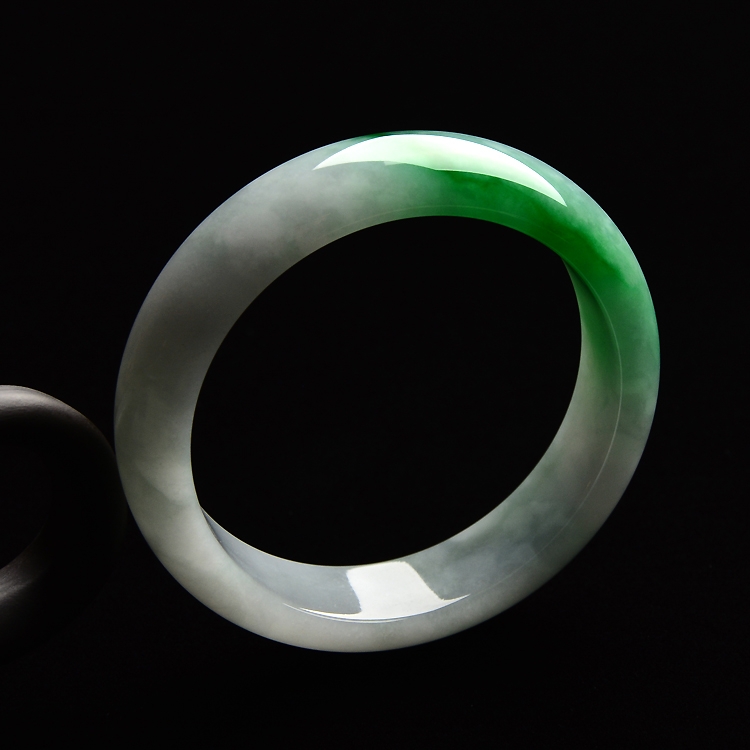 （超值推荐）糯冰种飘阳绿手镯（54.8mm）