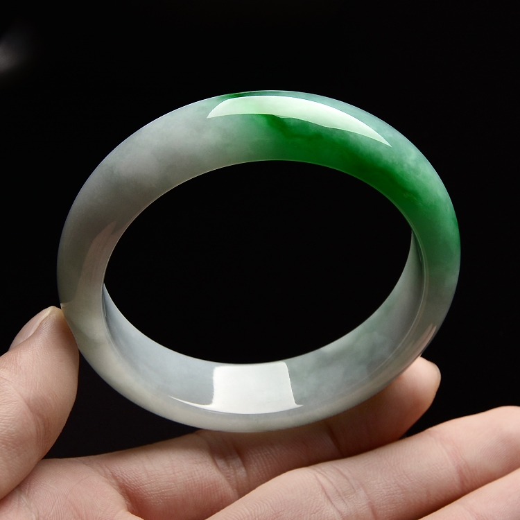 （超值推荐）糯冰种飘阳绿手镯（54.8mm）