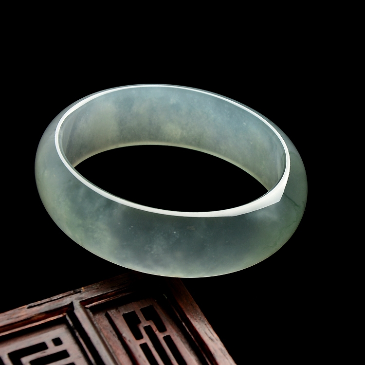 （超值推荐）冰种晴水贵妃镯（58.1mm-51.1mm）