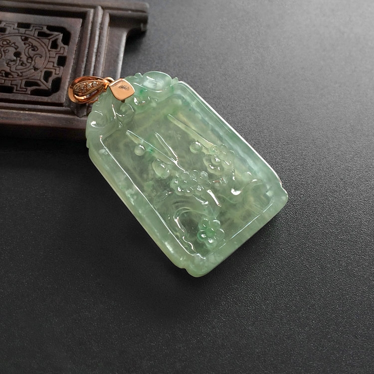 （超值推荐）冰种略飘翠梅开五福挂件（金扣）