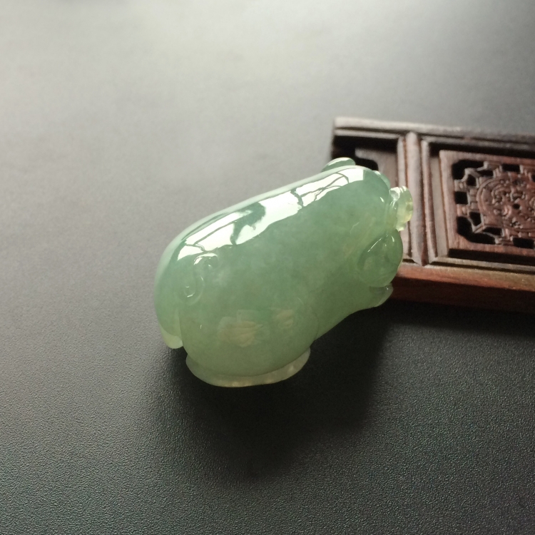 (超值推荐)糯冰种晴水福猪挂件