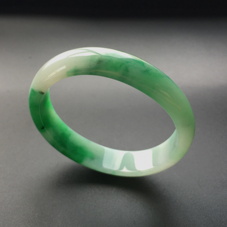 (超值推荐)糯冰种飘翠贵妃镯(54.5mm-48.2mm)