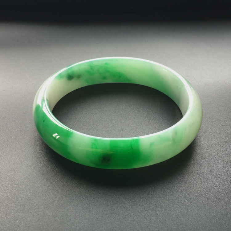 (超值推荐)糯冰种飘翠贵妃镯(54.5mm-48.2mm)