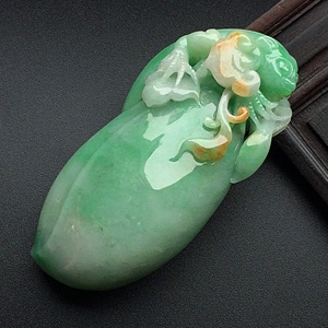 （超值推荐）糯冰种淡三彩福瓜挂件