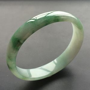 (超值推荐)糯冰种飘花贵妃镯(58mm-49.8mm)