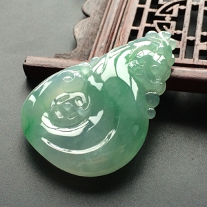 (超值推荐)冰种飘翠仿古龙挂件