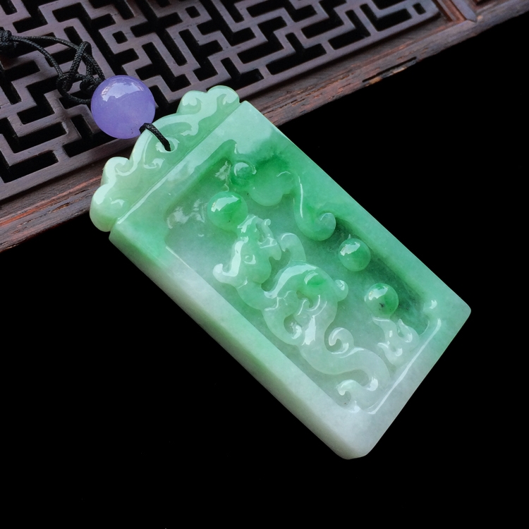 （超值推荐）糯冰种飘翠龙牌一对